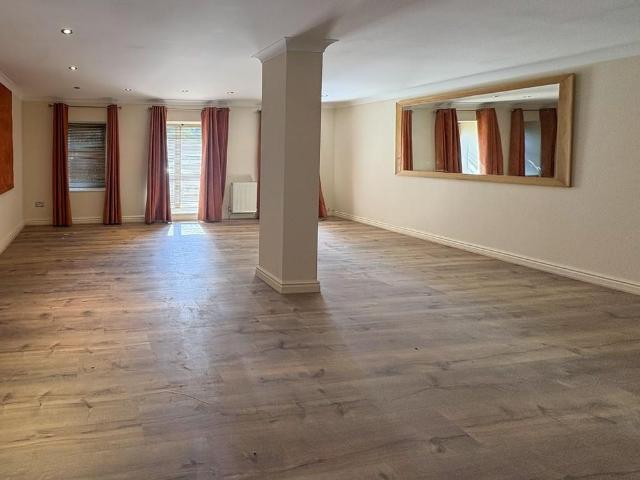 Apartment for rent in Kings Hill, Colliers End