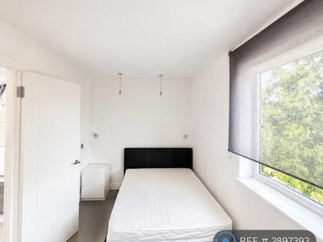 Apartment for rent in High Wycombe Community Board, High Wycombe