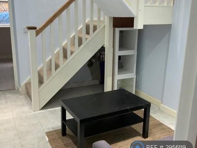 Apartment for rent in Seven Kings, Greater London
