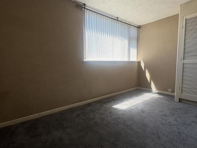 Flat for rent in Holbrooks, West Midlands