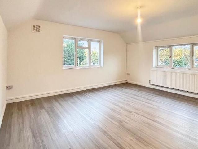 Apartment for rent in London Borough of Croydon, Purley