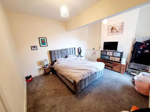 Apartment for rent in Higher Irlam, Salford