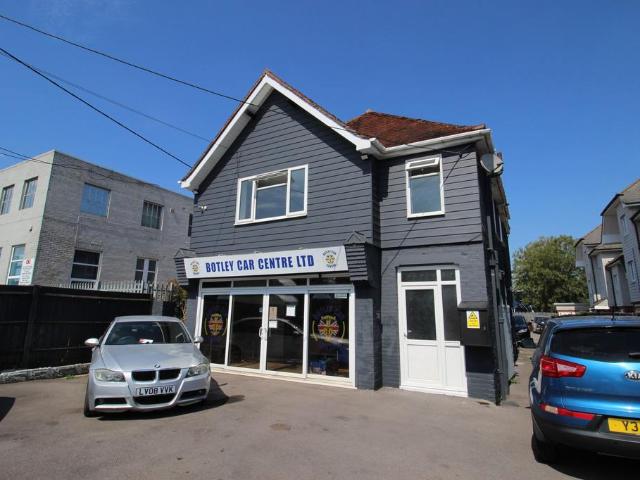 Flat for rent in Broadoak, Helford