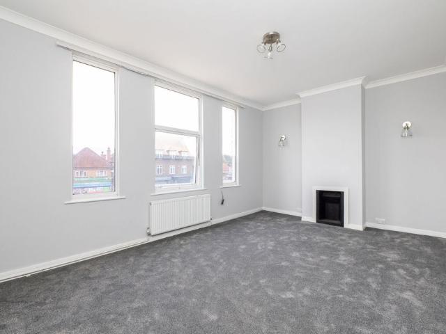 Apartment for rent in Worcester Park, Greater London