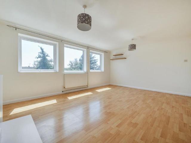 Apartment for rent in Cox Green, Maidenhead