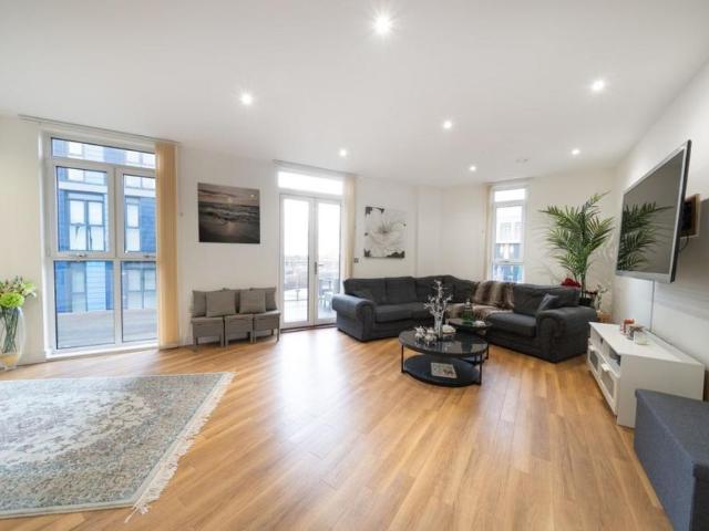 Apartment for rent in Alperton, Greater London
