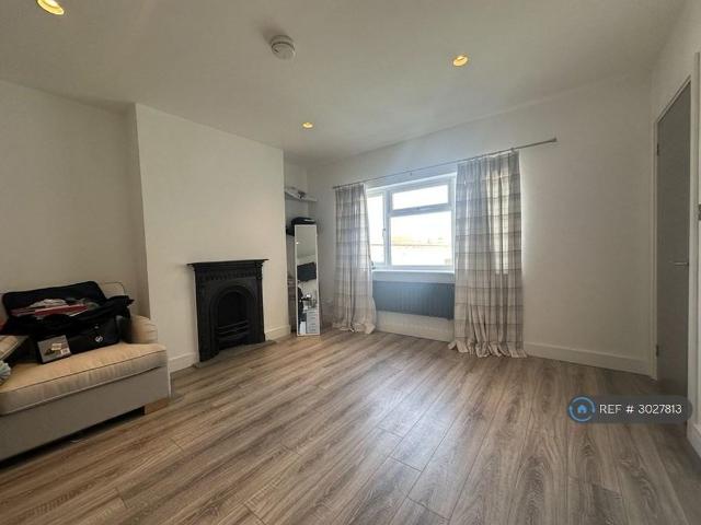 Apartment for rent in Heswall, Wirral