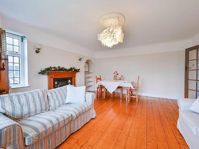 Flat for rent in London Borough of Ealing, Park Royal