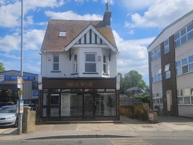 Flat for rent in Upton, Acol