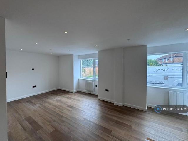 Apartment for rent in London Borough of Barnet, Greater London