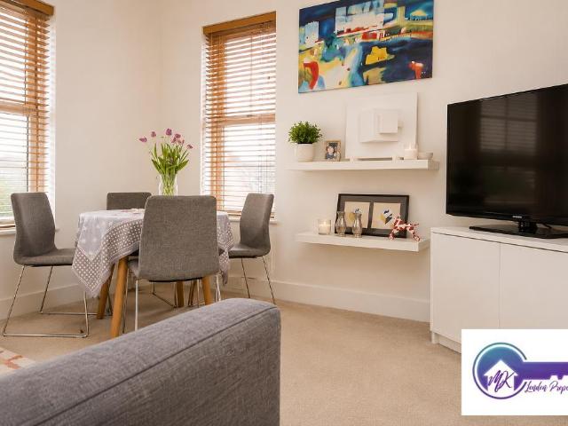 Apartment for rent in East Sheen, Greater London