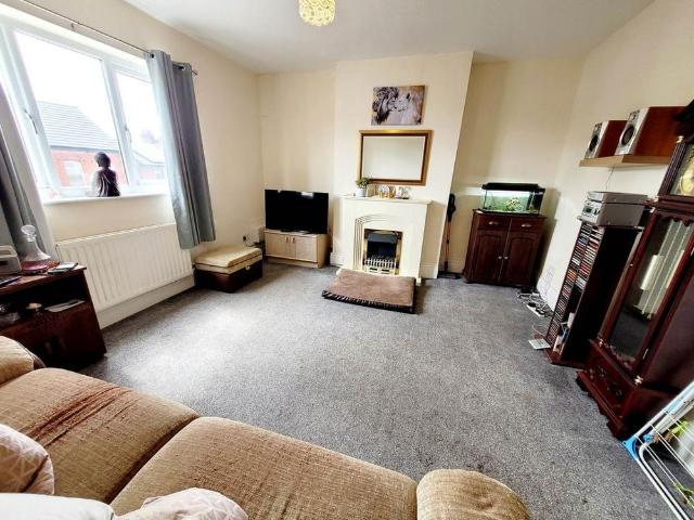Apartment for rent in Higher Irlam, Salford