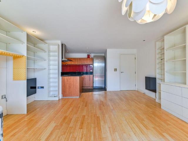 Apartment for rent in Chalk Farm, Greater London