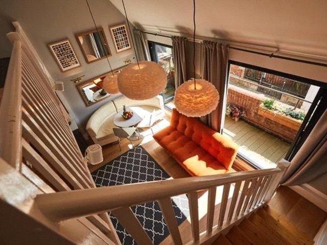 Flat for rent in Holywell, The Slade