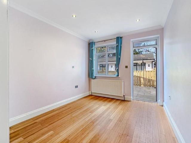 Apartment for rent in London Borough of Croydon, Greater London