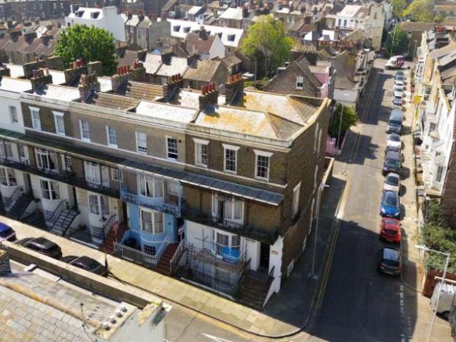 Flat for rent in East Cliff, Acol