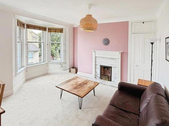 Apartment for rent in Comiston, Scotland