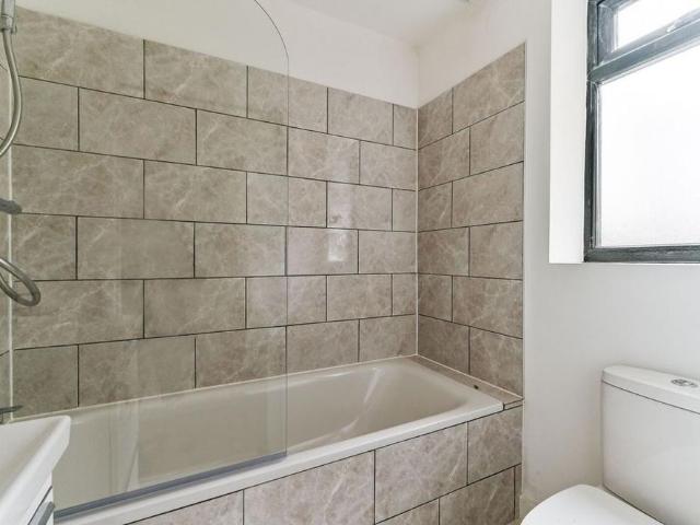 Apartment for rent in Red Hill, Surrey