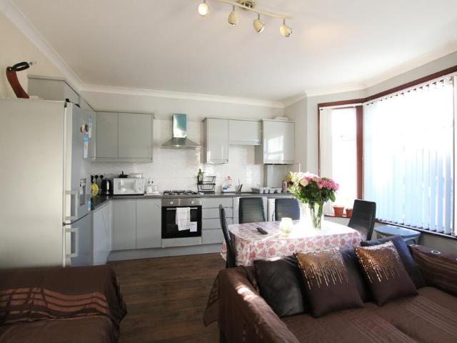 Flat for rent in Harlesden, Greater London