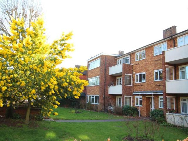 Flat for rent in Surbiton, Greater London