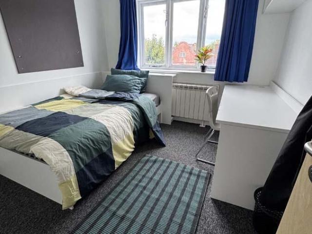 Room for rent in St. Mildred's, The Bridge