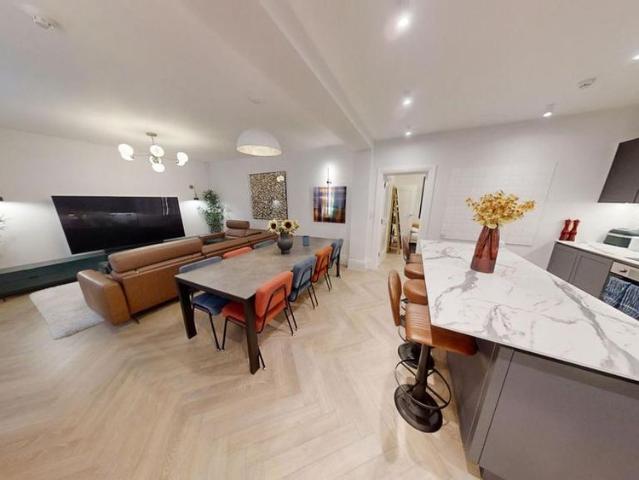 Apartment for rent in Westborough, Surrey