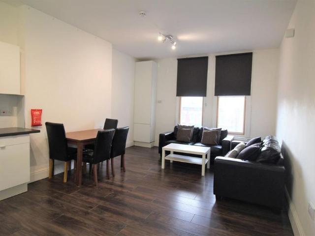 Apartment for rent in Hyde Park, West Yorkshire