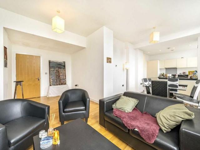 Apartment for rent in London Borough of Hounslow, Greater London