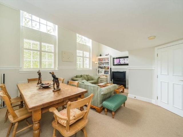 Apartment for rent in South Wimbledon, Greater London