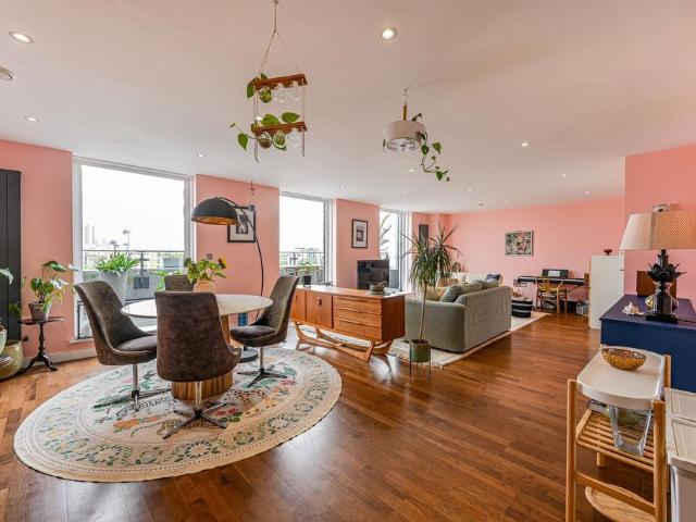 Flat for rent in Greater London