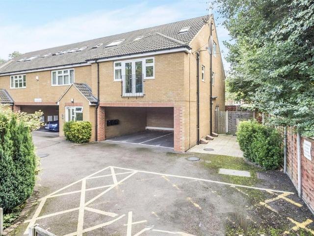 Flat for rent in King's Walden, Hertfordshire