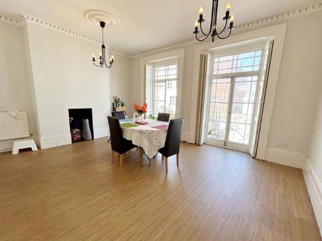 Apartment for rent in The Close, Hampshire