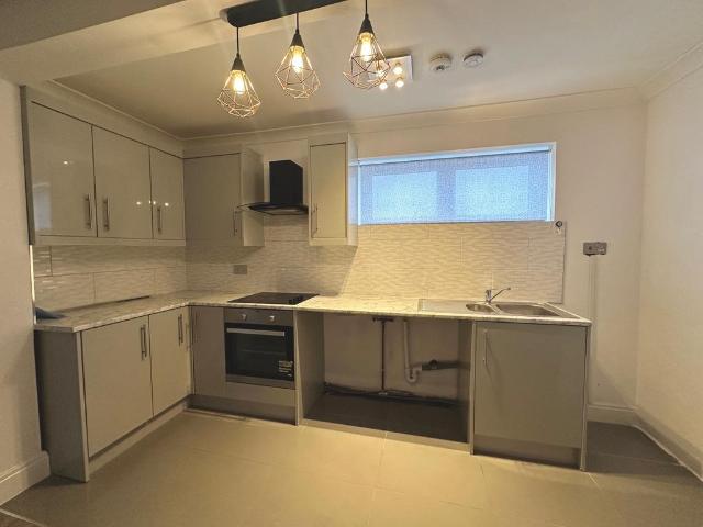 Flat for rent in Purston Jaglin, West Yorkshire