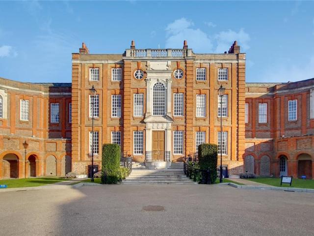 Flat for rent in Roehampton, Greater London