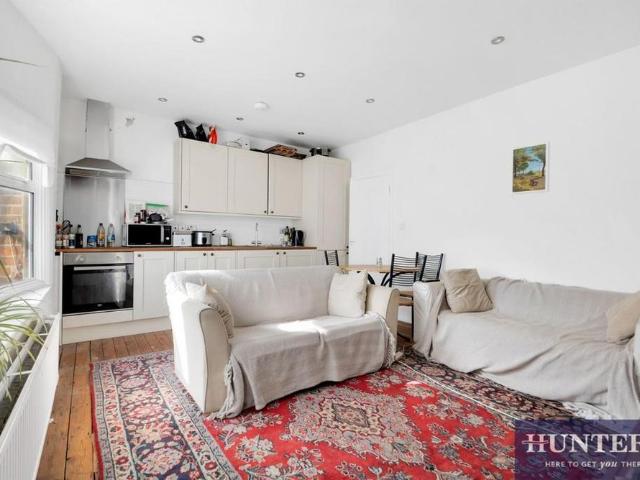 Apartment for rent in Fallow Corner, Greater London