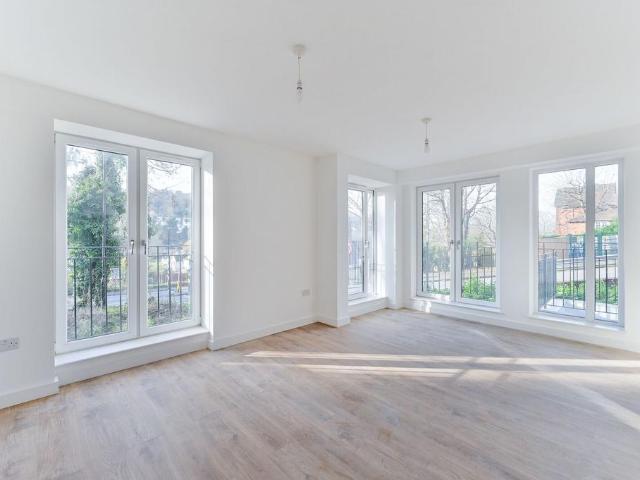 Flat for rent in London Borough of Croydon, Kenley