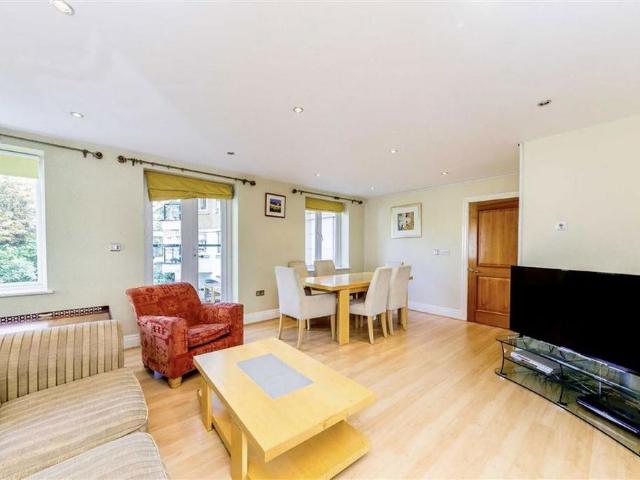 Apartment for rent in London Borough of Richmond upon Thames, Greater London