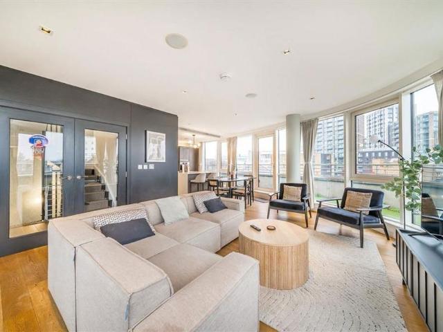 Apartment for rent in London Borough of Hounslow, Strand