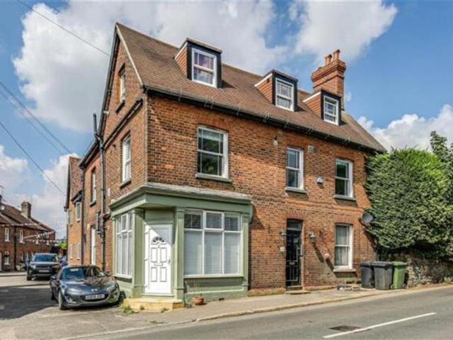Flat for rent in The Butts, Kent