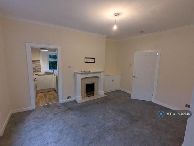 Apartment for rent in Croftfoot, Scotland
