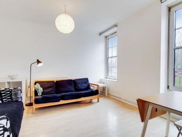Apartment for rent in Hughesfield Estate, Greater London