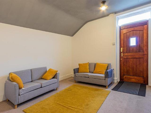 Apartment for rent in Falcon Lodge, Wales
