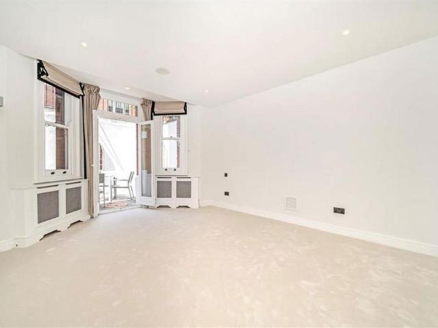Apartment for rent in Chelsea, Greater London