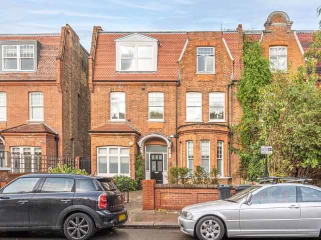 Flat for rent in South Hampstead, Greater London