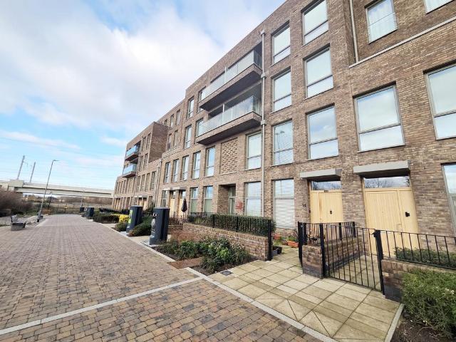 Flat for rent in Barking Riverside, Greater London