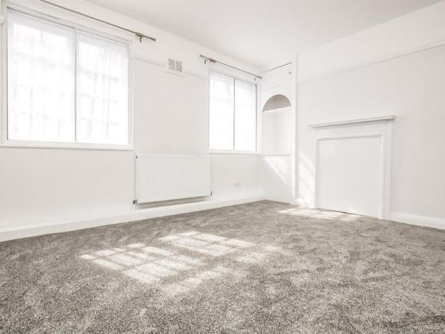 Apartment for rent in Finchley, Isle Of Man