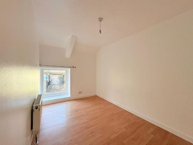 Apartment for rent in Newcastle Higher, Aberkenfig