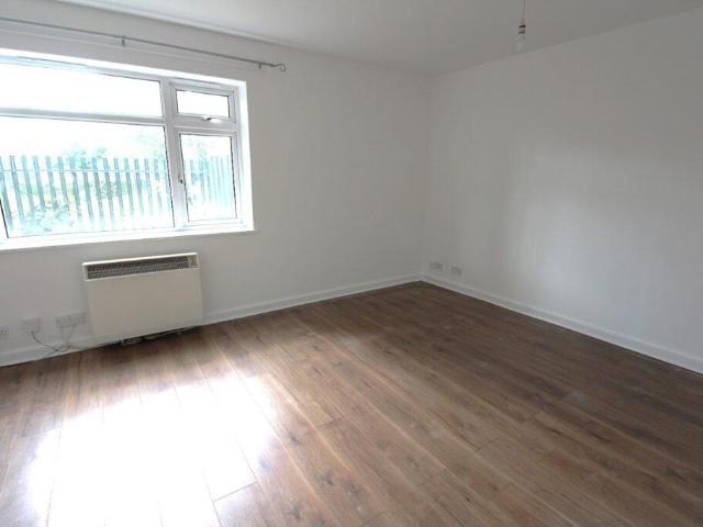Flat for rent in Southgate, Greater London