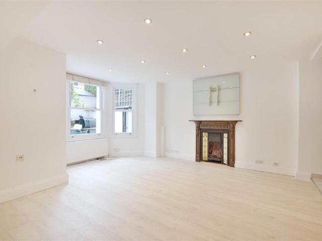 Flat for rent in West Hampstead, Greater London