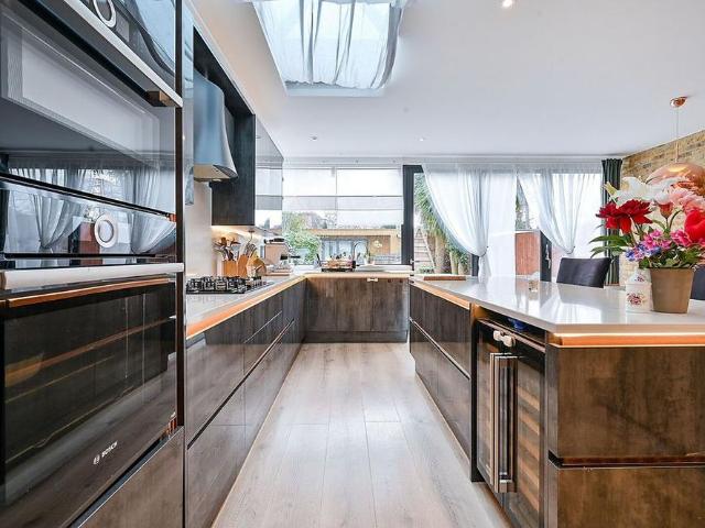 Apartment for rent in London Borough of Hounslow, Greater London